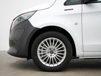 Begagnad Mercedes e-Vito 85 kW (116 HK) 2025 Vit Minibuss