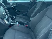 Begagnad Opel Astra 140 HK (102 kW) 2012 Kombi