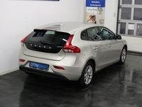 Begagnad Volvo V40 Momentum 120 HK (88 kW) 2017 Brun