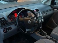 Begagnad VW Touran 140 HK (102 kW) 2007 Minibuss