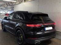 Begagnad Porsche Cayenne S E-Hybrid Sport 462 HK (339 kW) 2018 Svart SUV