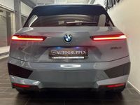 begagnad BMW iX M60 x-Drive Exclusive Sky Lounge B&W Drag Soft Close