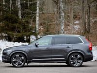 Begagnad Volvo XC90 Ultra 456 HK (335 kW) 2023 Platinium grey SUV