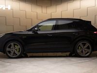 begagnad Porsche Cayenne E-Hybrid Platinum Edition / 22" / OBS SPEC /