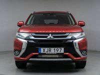 Begagnad Mitsubishi Outlander 203 HK (149 kW) 2018 Röd SUV