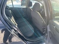 Begagnad VW Golf VI 105 HK (77 kW) 2011 Svart Halvkombi