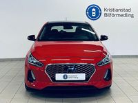 Begagnad Hyundai i30 Comfort 141 HK (103 kW) 2017 Röd Halvkombi