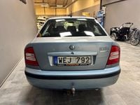 Begagnad Skoda Octavia Tour 102 HK (75 kW) 2004 Mörkgrå Halvkombi
