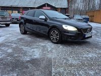 Begagnad Volvo V40 R-Design 190 HK (139 kW) 2017 Svart Halvkombi