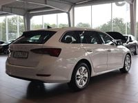 Begagnad Skoda Octavia 111 HK (81 kW) 2022 Vit Kombi
