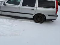 Begagnad Volvo V70 170 HK (125 kW) 2002 Grå metallic Kombi