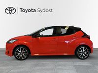 Begagnad Toyota Yaris Hybrid 2021 Röd