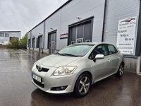 Begagnad Toyota Auris 124 HK (91 kW) 2007 Silver Halvkombi