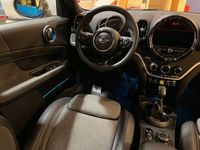 begagnad Mini Cooper Countryman SE ALL4 Salt II Plug in Navi V-hjul 2018, Halvkombi