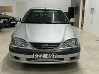 Begagnad Toyota Avensis 129 HK (94 kW) 2000 Ljusgrå Sedan