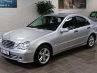 Begagnad Mercedes C200 Classic 163 HK (119 kW) 2006 Silver Sedan