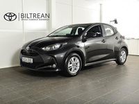 Begagnad Toyota Yaris Hybrid Active 116 HK (85 kW) 2023 Svart Halvkombi