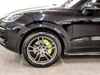 begagnad Porsche Cayenne E-HYBRID PASM SPORT CHRONO NAVI CARPLAY S + V HJUL