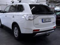 Begagnad Mitsubishi Outlander 203 HK (149 kW) 2016 Vit SUV