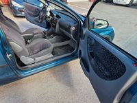 begagnad Opel Corsa 3-dörrar 1.4 ny besiktigad bensinsnåll