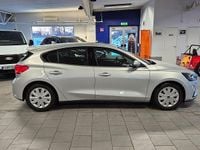 Begagnad Ford Focus Titanium 120 HK (88 kW) 2019 Grå Halvkombi