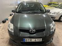 Begagnad Toyota Auris 124 HK (91 kW) 2008 Grön Halvkombi