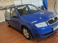 Begagnad Skoda Fabia 60 HK (44 kW) 2002 Blå Halvkombi