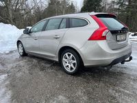 Begagnad Volvo V60 Momentum 163 HK (119 kW) 2011 Brun Kombi