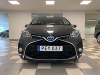 begagnad Toyota Yaris Hybrid e-CVT Backkamera Automat 2016, Halvkombi