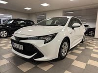 Begagnad Toyota Corolla Hybrid Life 122 HK (89 kW) 2021 Vit Halvkombi