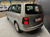 begagnad VW Touran 1.4 TGI Ny service Navi Auto park 5700mil