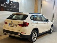 begagnad BMW X1 xDrive18d MVÄRME/1BRUKARE/DRAG/NAVI/P-SENS/FULLSERVAD