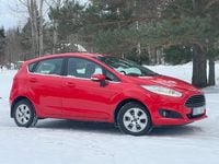 Begagnad Ford Fiesta 101 HK (74 kW) 2014 Röd Halvkombi