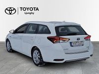 Begagnad Toyota Auris Touring Sports Active 137 HK (100 kW) 2017 Vit Kombi