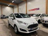 Begagnad Ford Fiesta Titanium 101 HK (74 kW) 2015 Vit Halvkombi