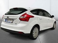 Begagnad Ford Focus Trend 105 HK (77 kW) 2013 Vit Halvkombi