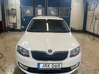 Begagnad Skoda Octavia 105 HK (77 kW) 2015 Halvkombi
