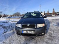 Begagnad Skoda Fabia 64 HK (47 kW) 2007 Mörkgrå Kombi