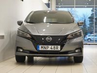 Begagnad Nissan Leaf Acenta 110 kW (150 HK) 2023 Grå (dark metal grey) Halvkombi