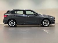 begagnad BMW 118 i Model Sport Rattvärme PDC Fram & Bak 2020, Halvkombi