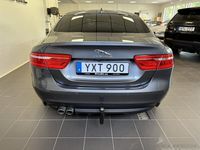 Begagnad Jaguar XE R-Sport 180 HK (132 kW) 2017 Grå Sedan