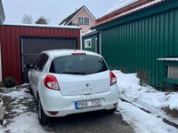 Begagnad Renault Clio R.S. 75 HK (55 kW) 2011 Halvkombi