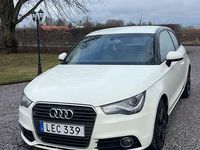 Begagnad Audi A1 105 HK (77 kW) 2011 Krämvit Halvkombi