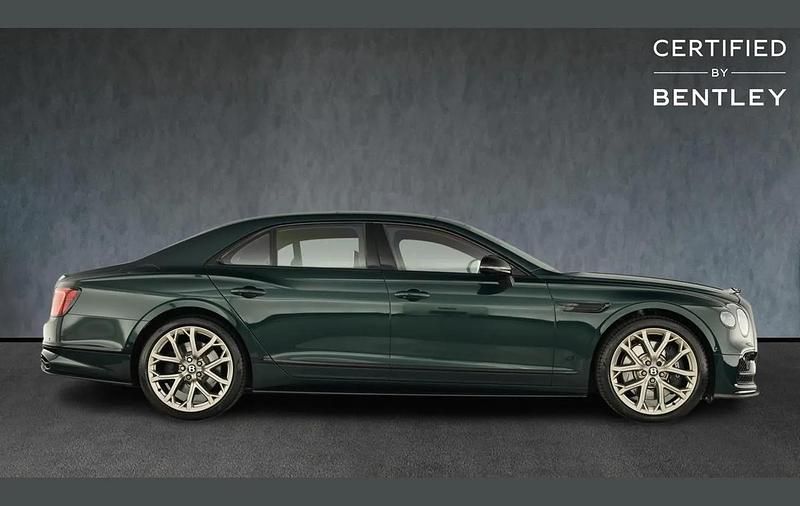Used Bentley Flying Spur 536 HP (394 kW) 2023 Green Sedan