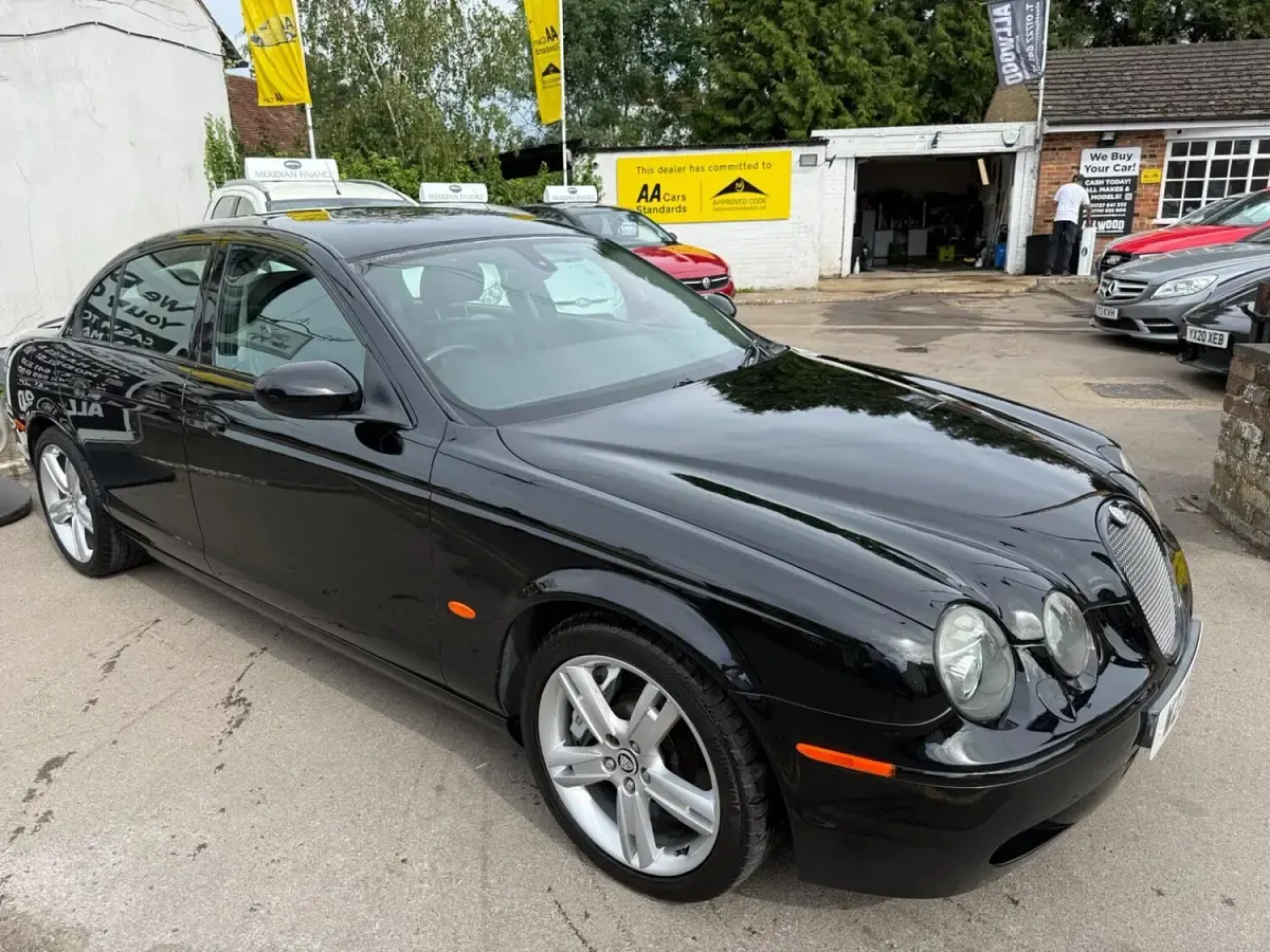 Used Jaguar S-Type R 298 HP (219 kW) 2005 Black Sedan