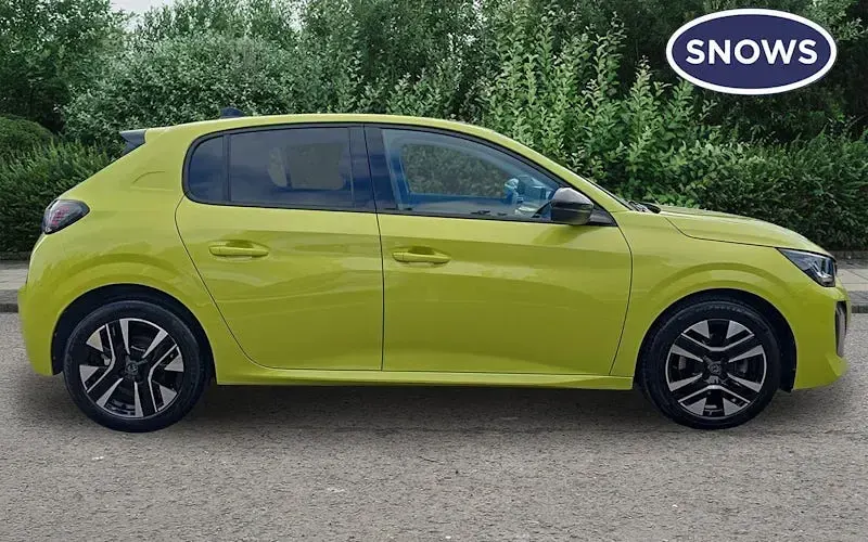 Used Peugeot 208 Allure 101 HP (74 kW) 2025 Yellow Hatchback