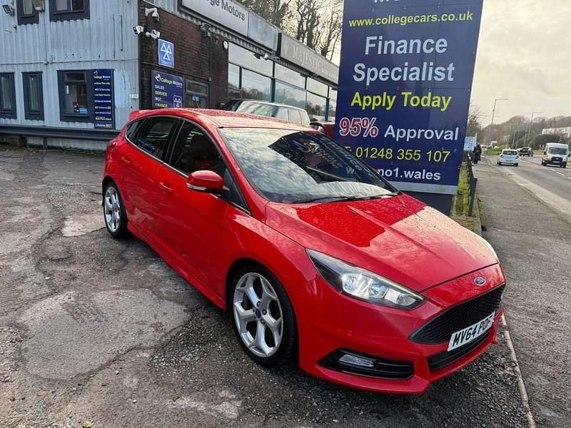 Red Used 2015 Ford Focus ST Hatchback | £7,995 (Good price) - Image 1/3