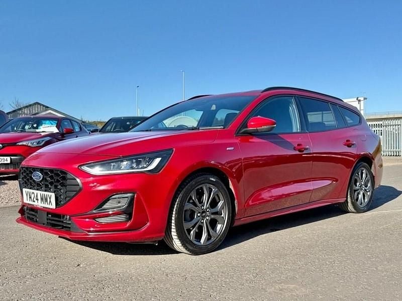 Used Ford Focus ST-Line 155 HP (114 kW) 2024 Red Estate