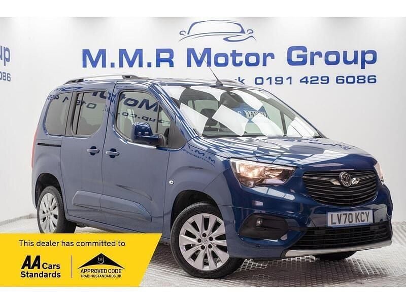 Used Vauxhall Combo Elite 130 HP (95 kW) 2020 Blue MPV