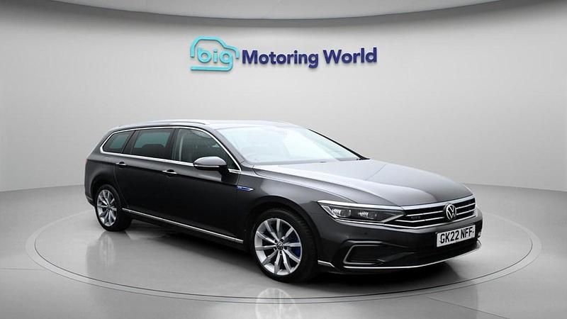 Used VW Passat Advance 218 HP (160 kW) 2022 Grey Estate